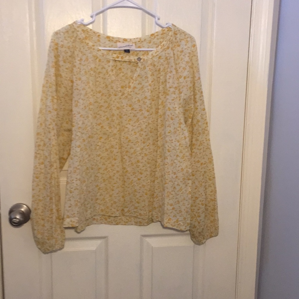 Women’s top, size S